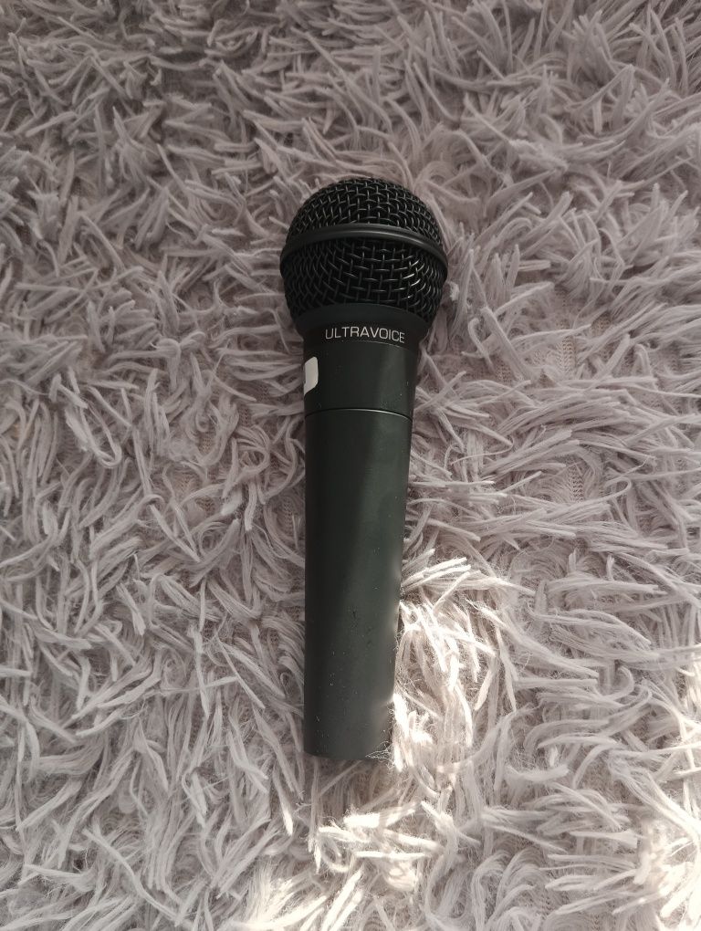 Микрофон Беринджер XM8500