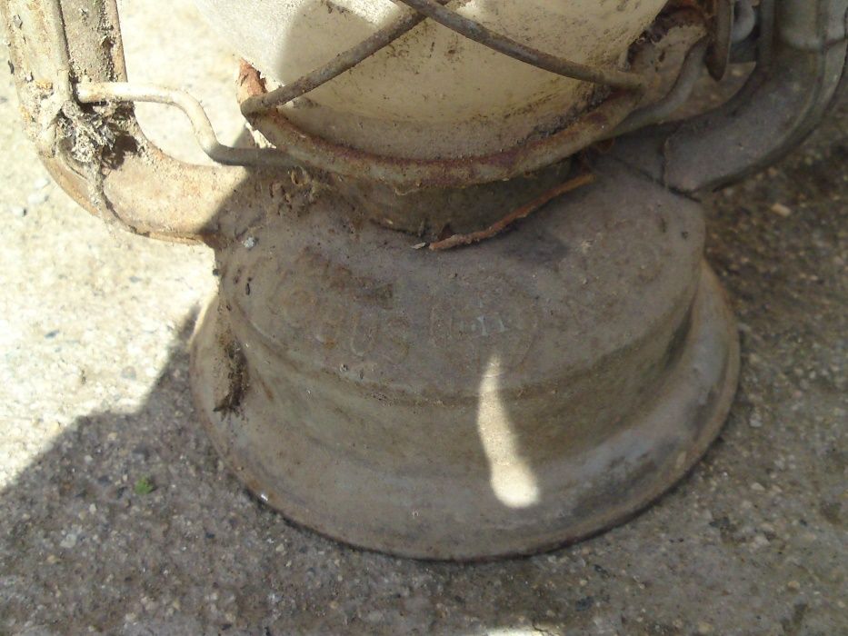 Продавам много стар антикварен газов фенер Глобус