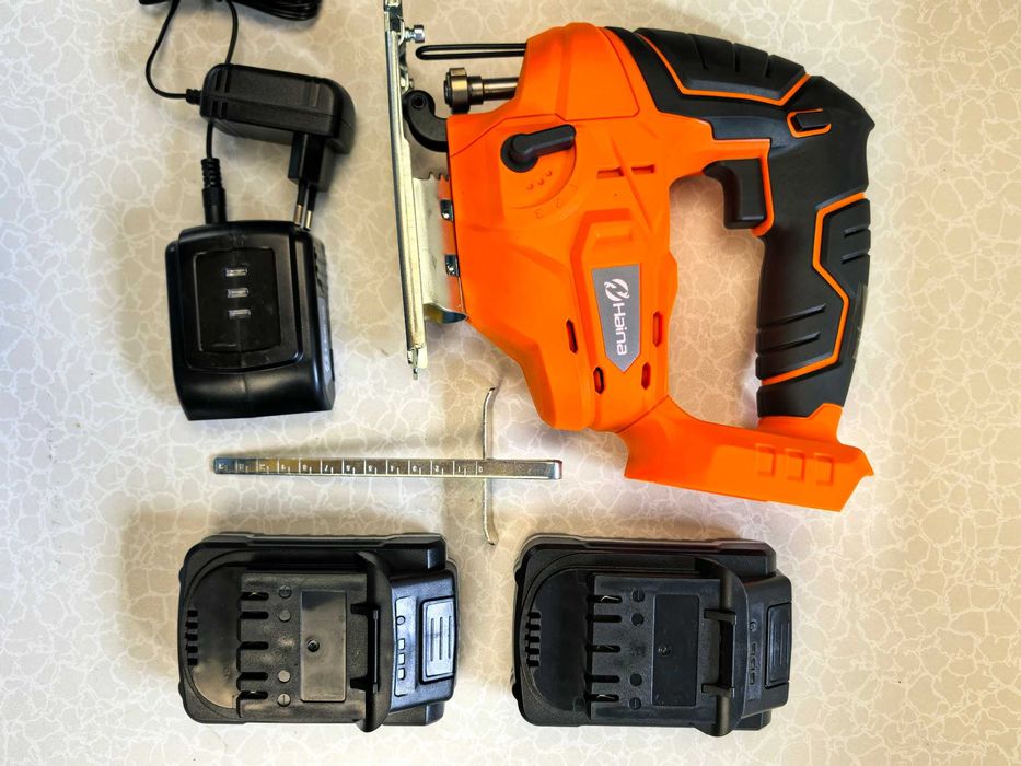 Fierastrau pendular Haina 25V cu 2 acumulatori 349 lei