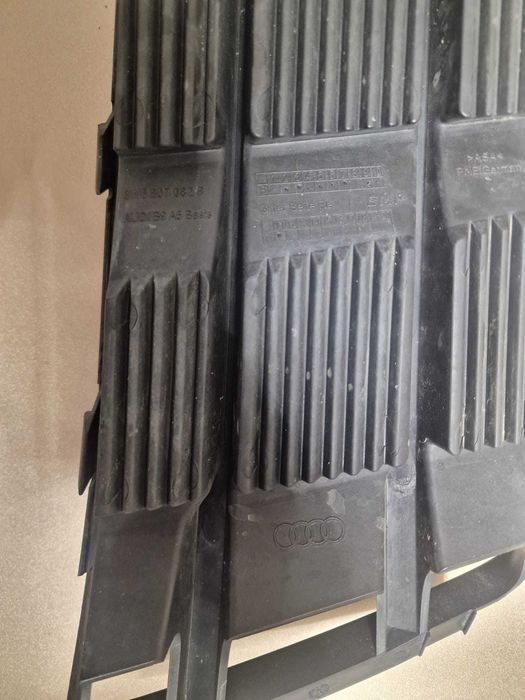 Vand Grila Fata Dreapta Originala Audi A5 B9 F5 2017-2020