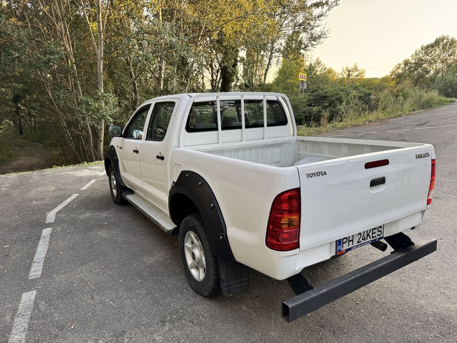 Toyota Hilux 2.5 D-4D – DOAR 66.000km REALI – STARE CA NOUĂ!
