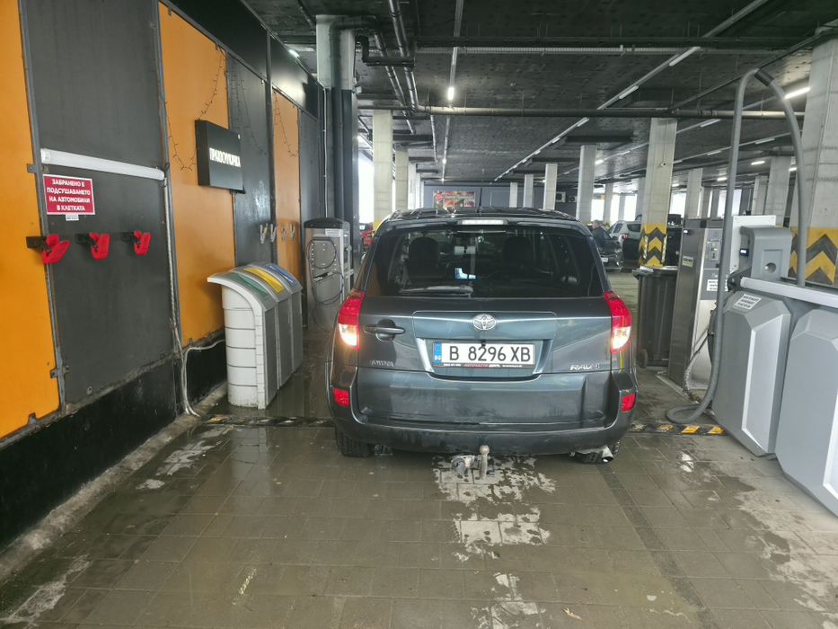 Продавам Toyota rav 4