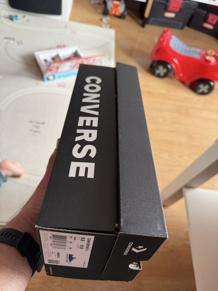 Нови Кецове Converse номер 43