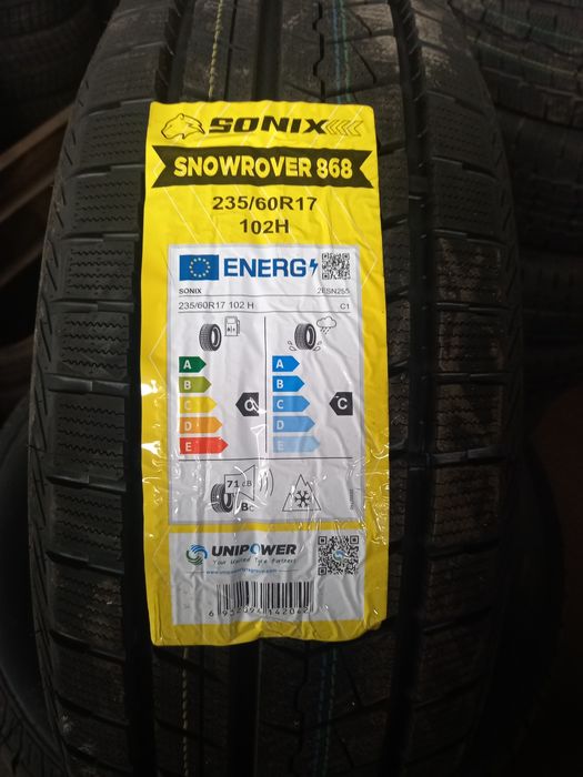 Зимние шины 235/60R17