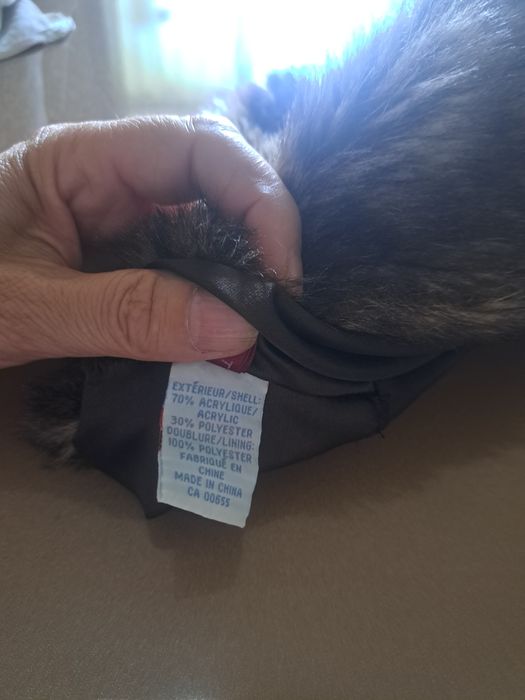 Женский песцовый головной убор и простой, мужская норковая шапка