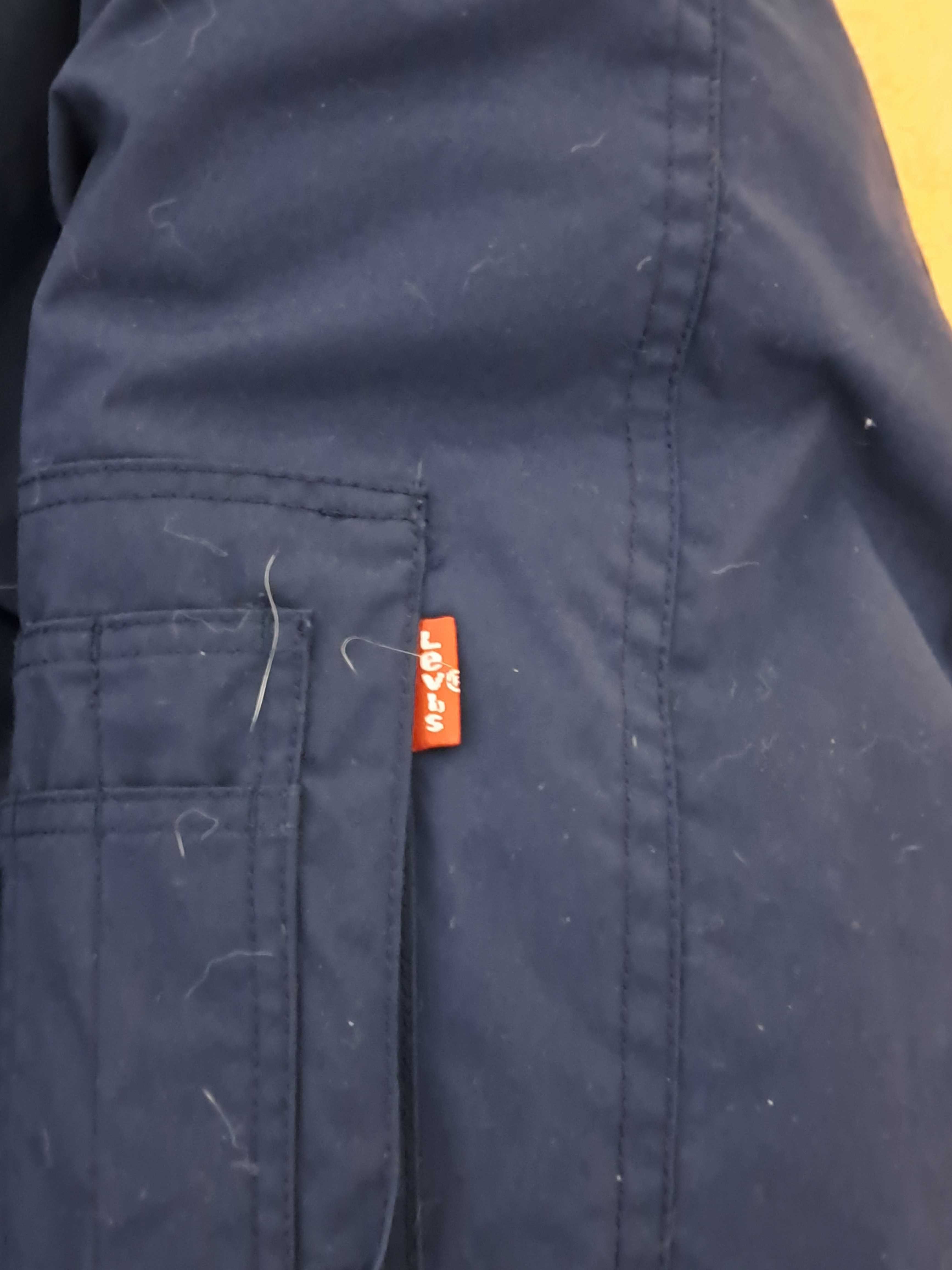 Geaca de iarna Levi's, marimea S, umplutura pene de rata