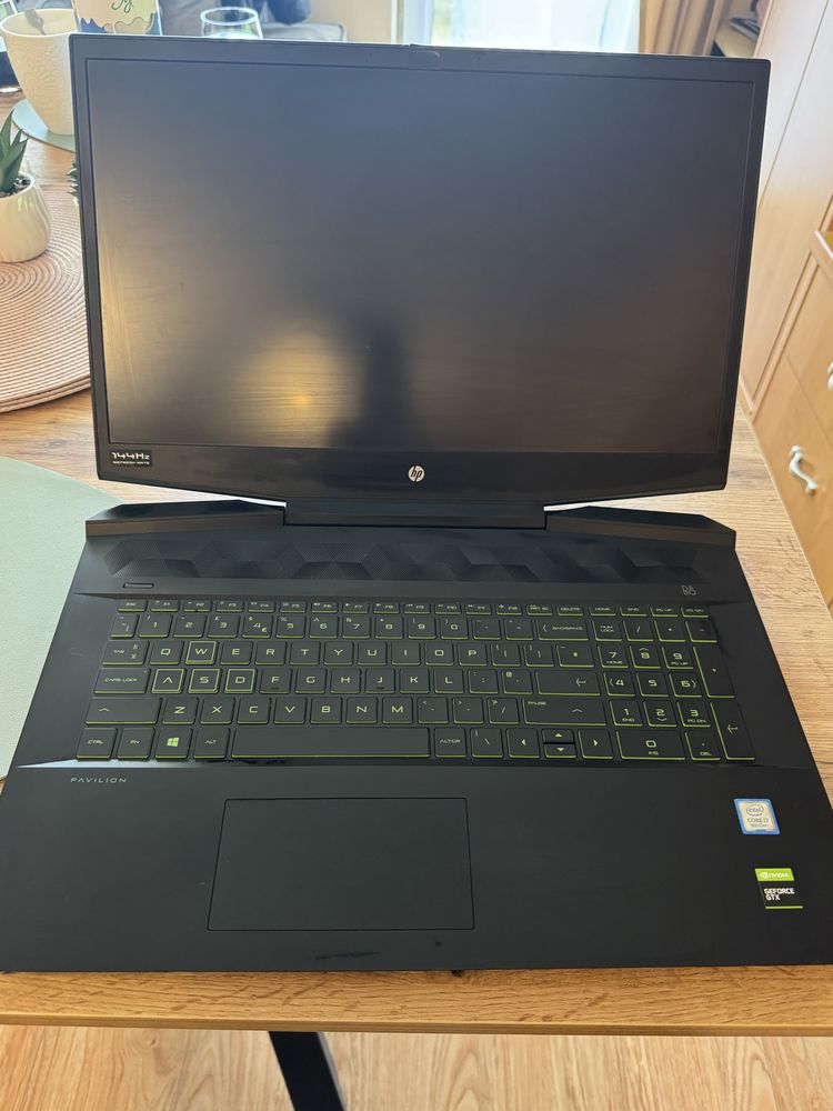HP pavilion gaming 17inch 144hz