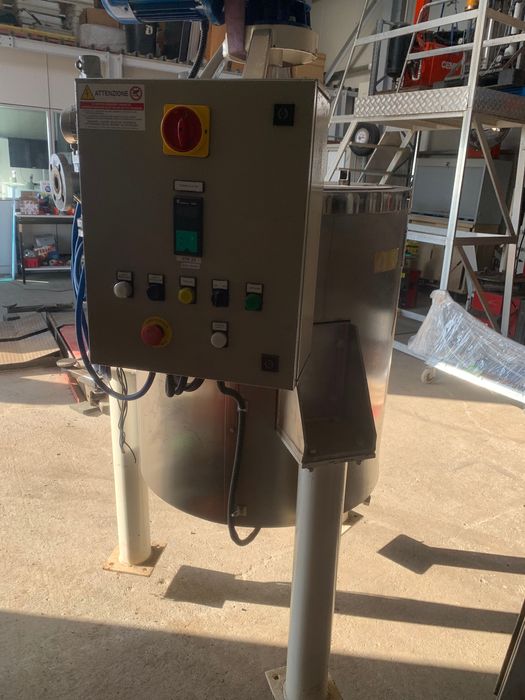 Instalatie / malaxor amestec producție lichide  / gel / cosmetice .