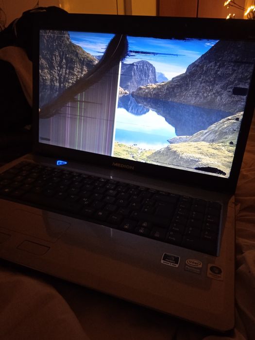 Лаптоп medion akoya