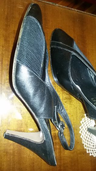 Черни нови, луксозни обувки от естествена кожа