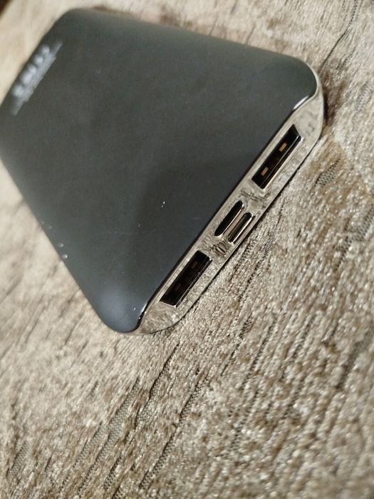 Продам Повербанк 8000mAh/29.6Wh