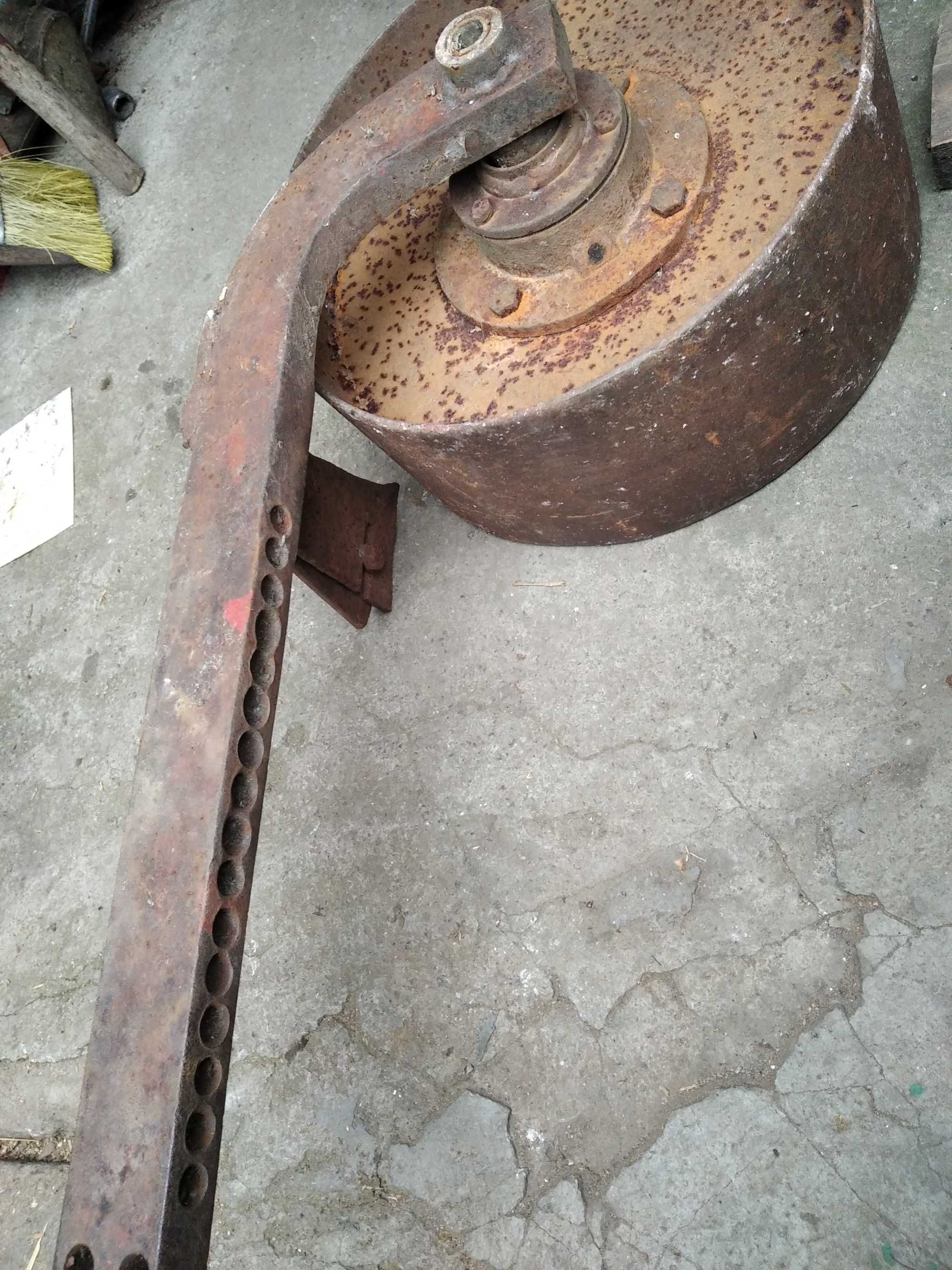 Части УНЛМ,, лемежи, държатели, плужно тяло