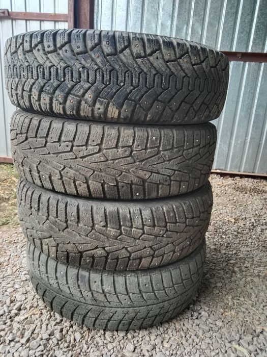 Зимние шины в хорошем состоянии
