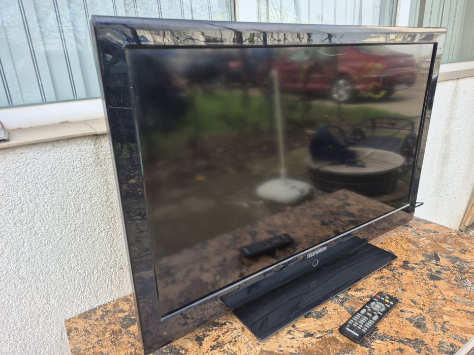 Vând televizor LCD Telefunken model 40 inci 101cm+telecomanda function