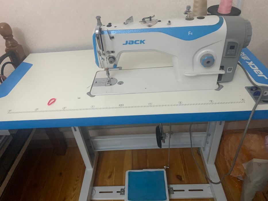 Продается швейная машинка