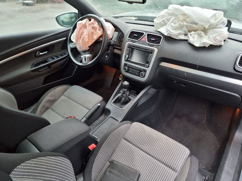 Dezmembrez VW EOS 2011 motor 2.0tdi CBAB  140cp  sistem decapotare decapotabila bara fata spate capota far stanga dreapta aripa tripla haion turbo injector macara geam dezmembrari