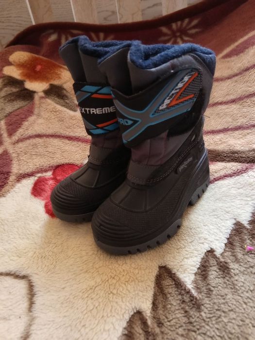 продам зимние ботинки