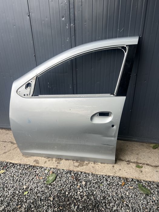 Usa stanga fata dacia logan 2