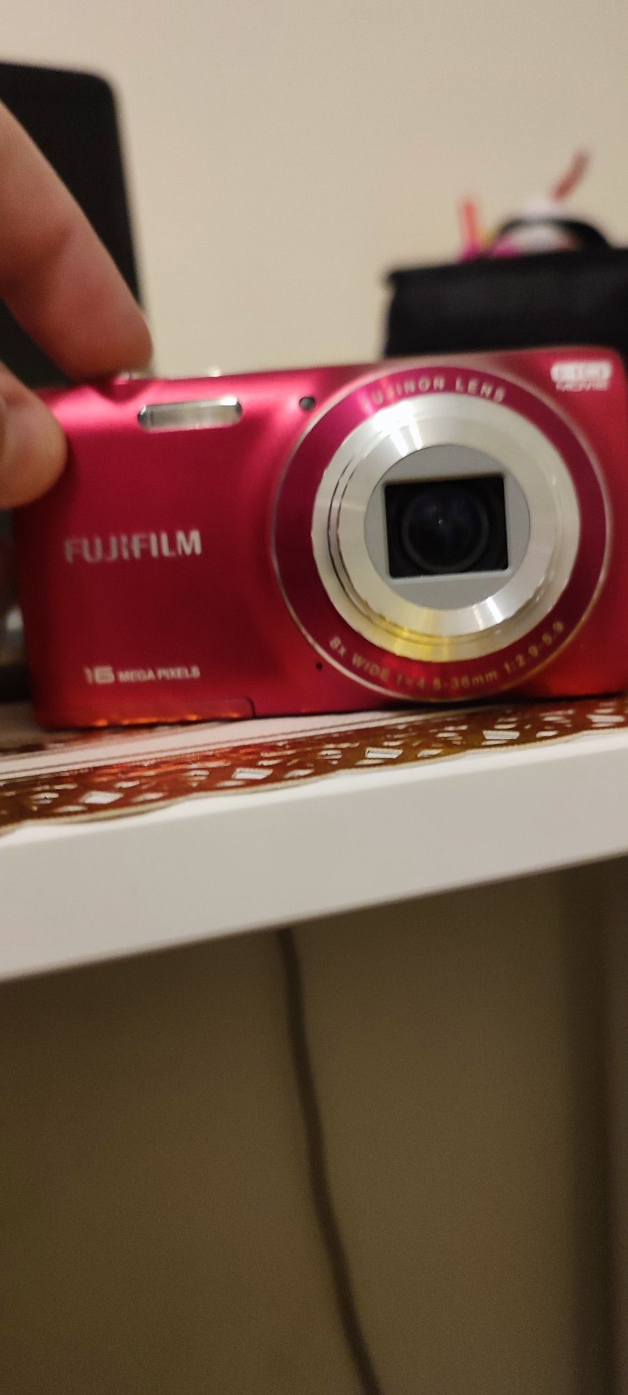 Vând aparat foto retro Fujifilm 16 megapixeli