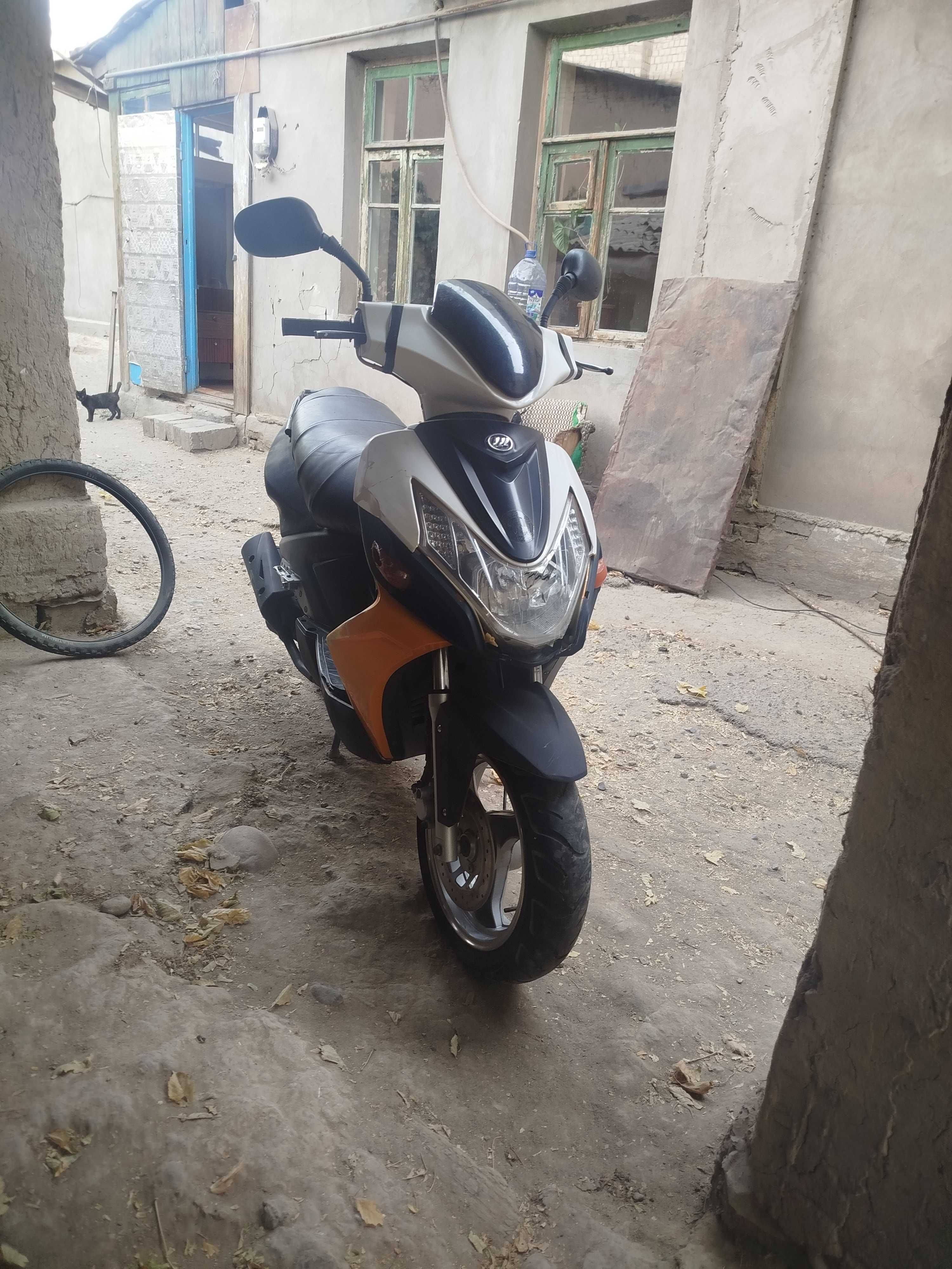 Продается скутер LIFAN