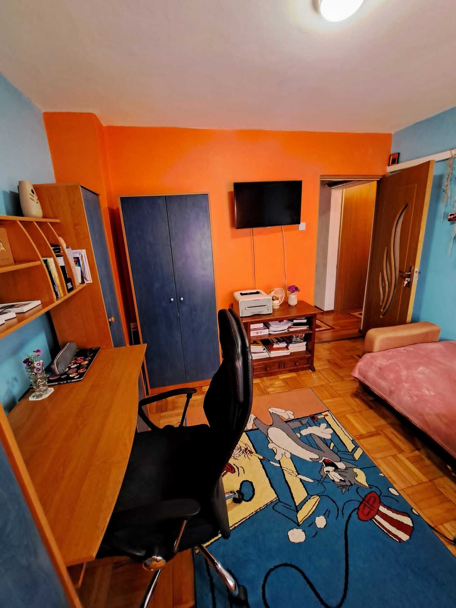 Vand apartament 4 camere