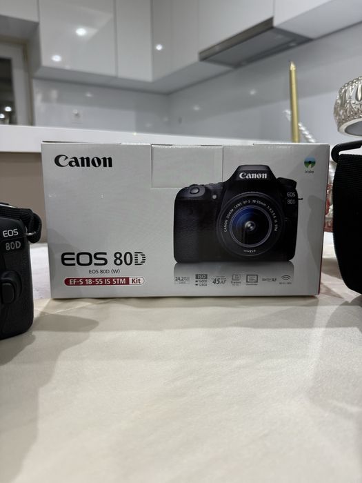Фотоапарат Canon 80d