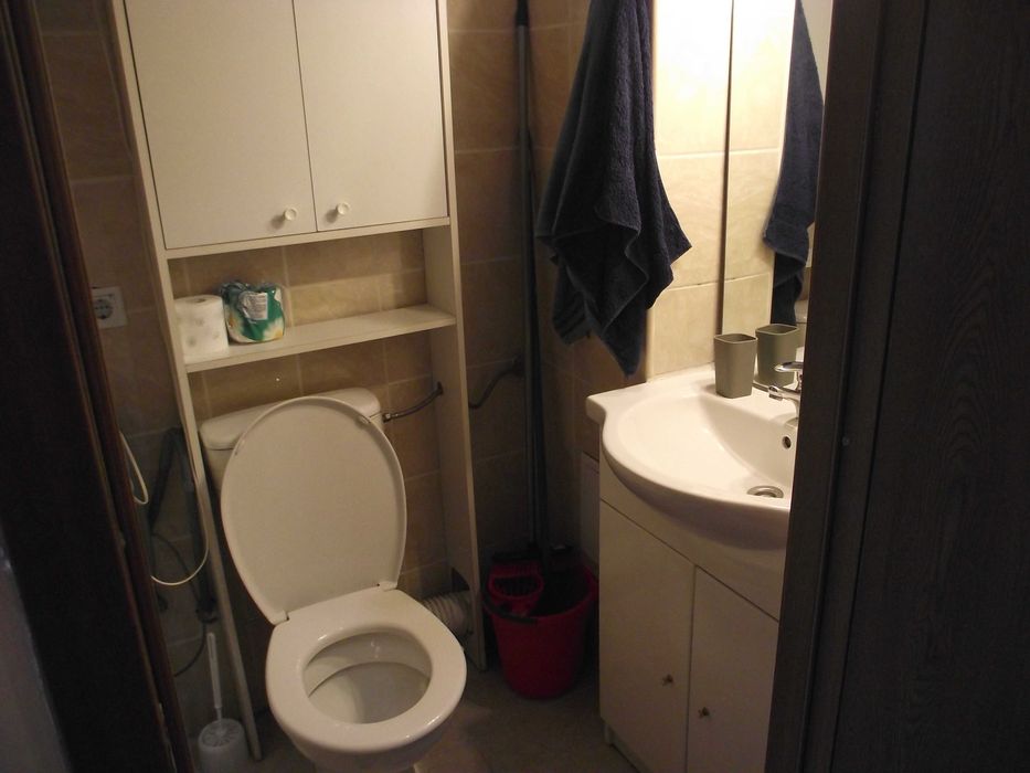 dau in chirie garsoniera