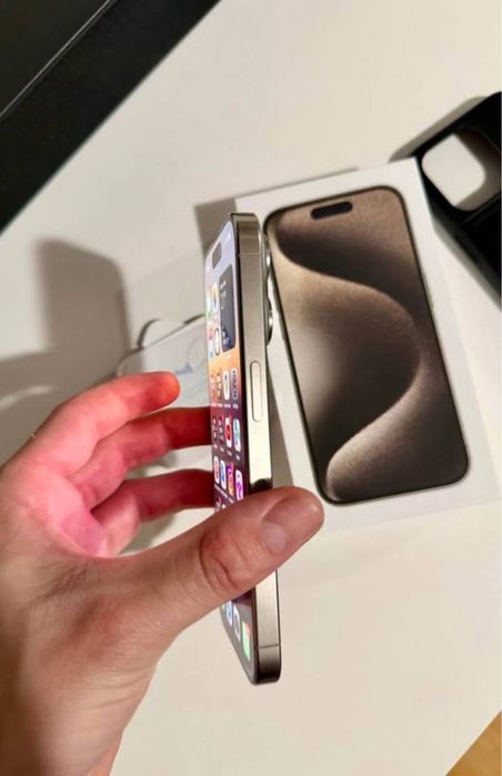 iPhone 15 PRO ca NOU cu 97% Viata Bateriei