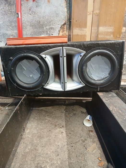 Vând tub de bass  plus statie