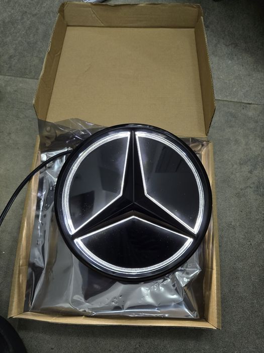 Emblema Logo Mercedes Luminata LED alb CLASA A C S SL CLA CLS GLA GLB
