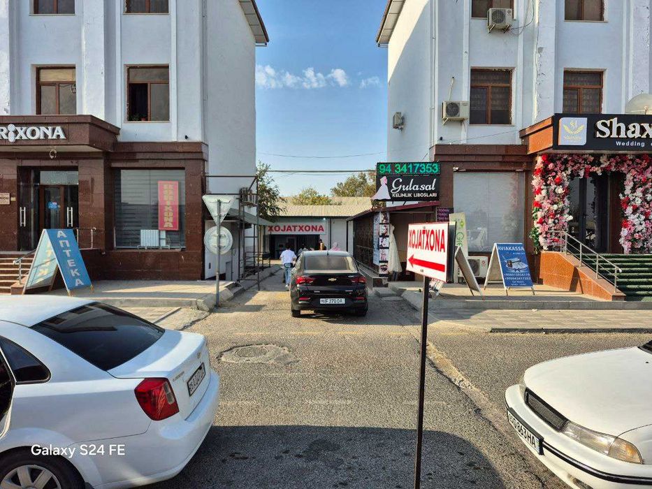 бино сотилади (ишлаб турган хожатхона)