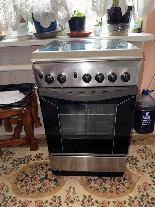 Газ плита Indesit б/у