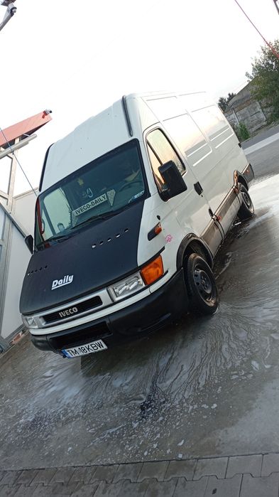 Vând duba Iveco daily
