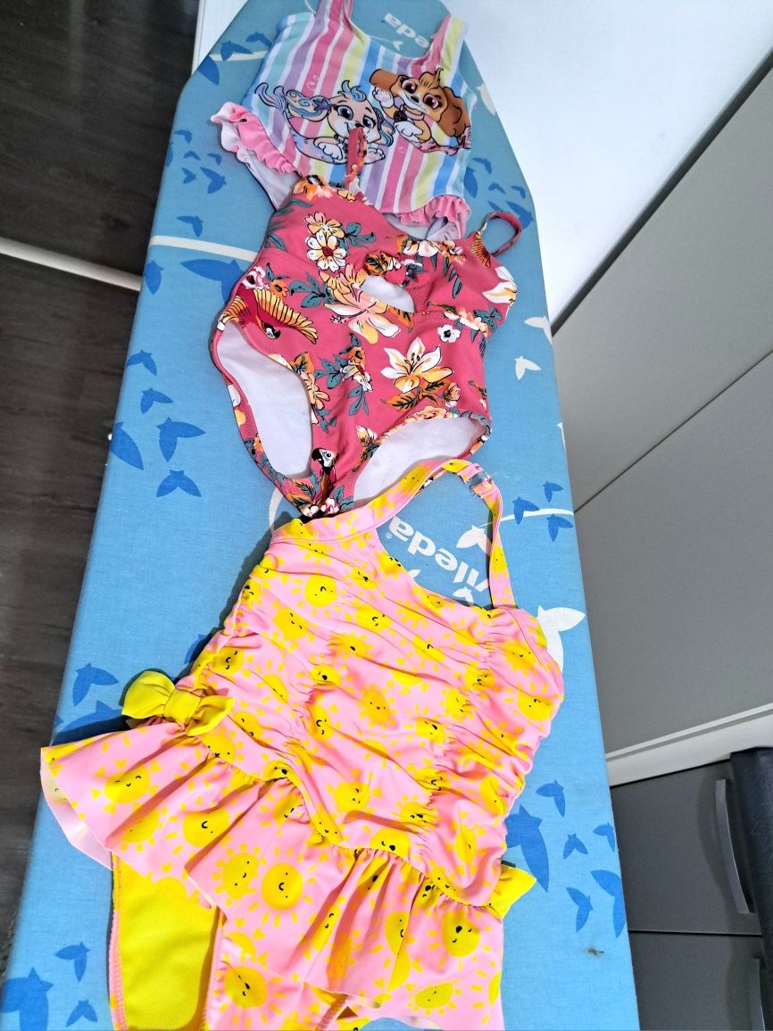 Costum baie + palarie 3-4 ani