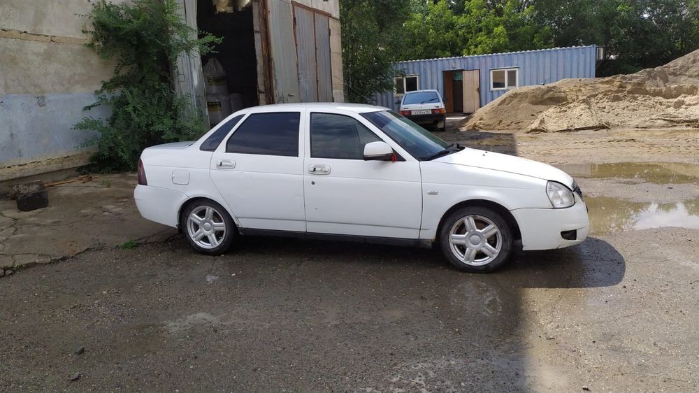 Продам машину приора