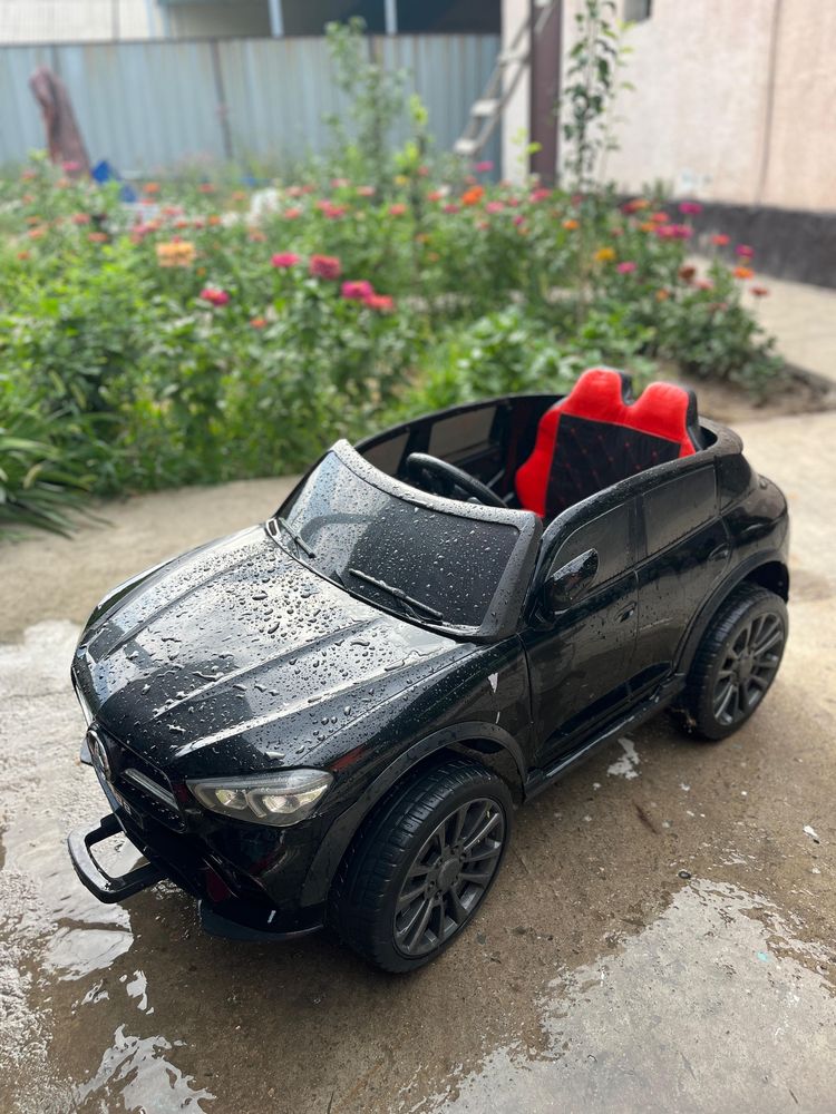 Продам детскую электрическую машину