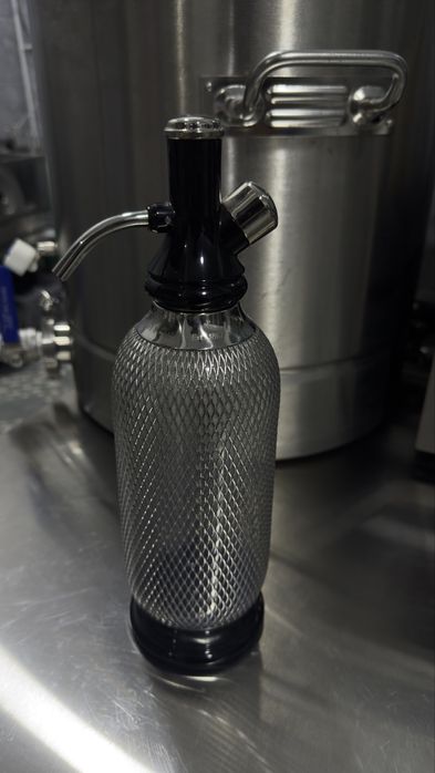 Сифон для крема и для газации.