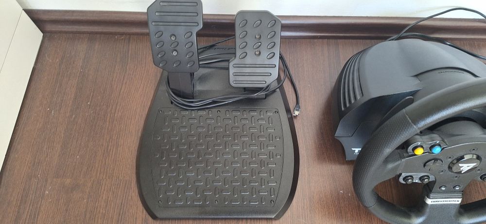 Volan Thrustmaster TMX Force Feedback