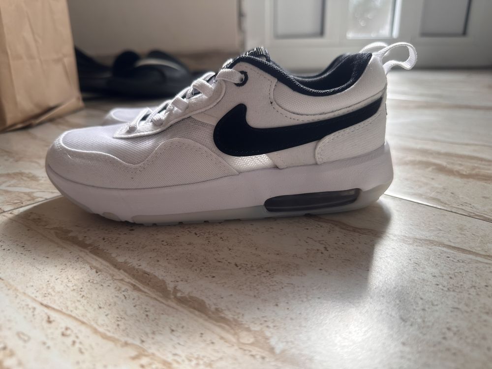 Маратонки Nike Air Max Motif