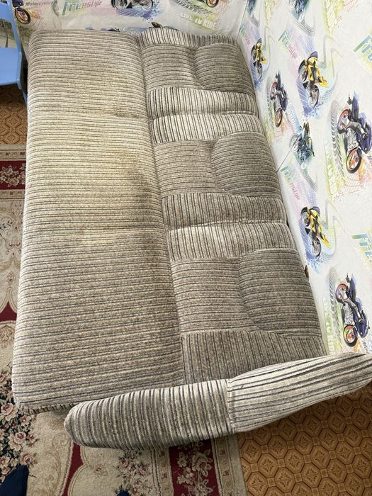 Продается диван в разложенном виде