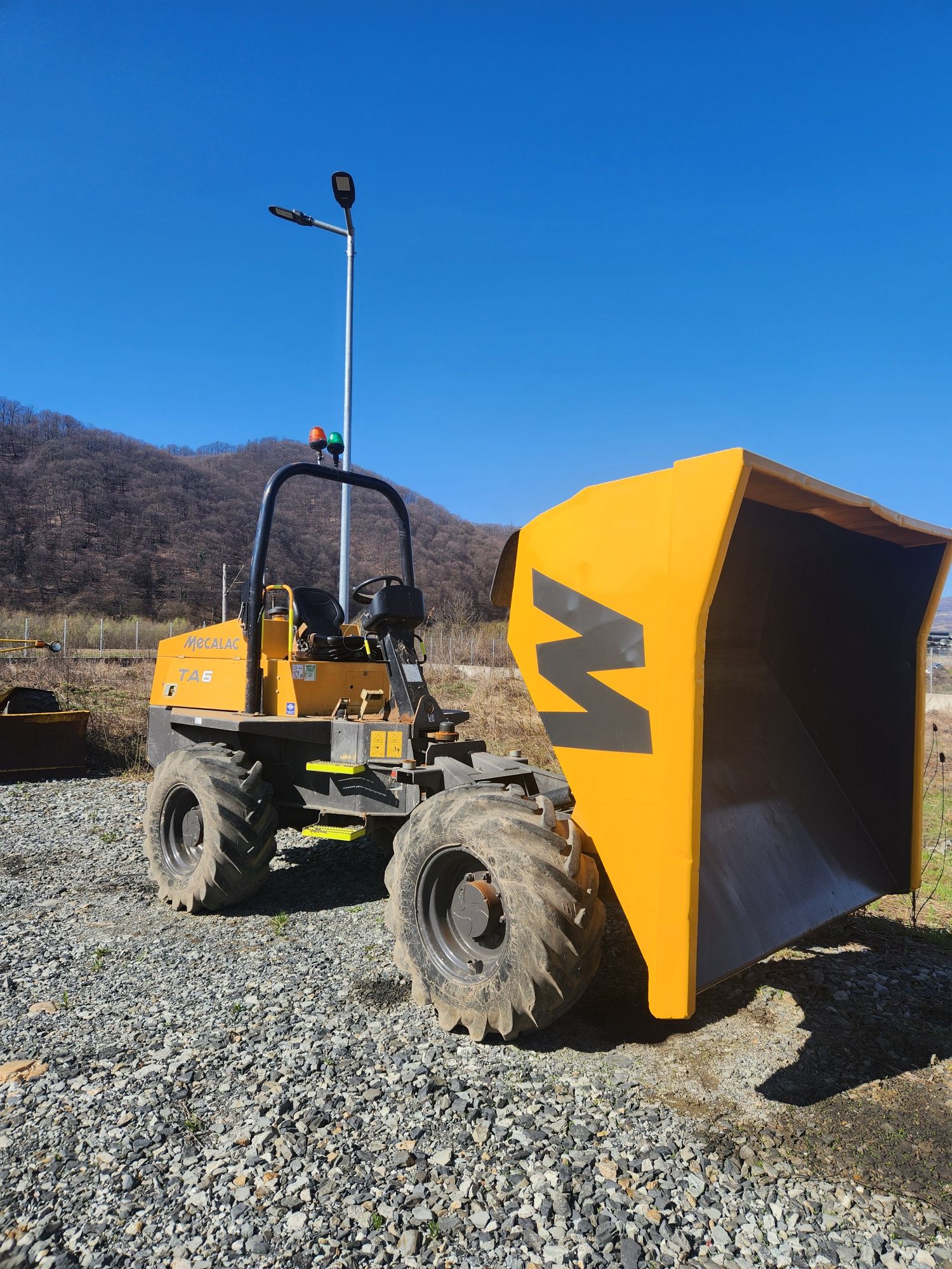 Dumper Jcb 6 tone