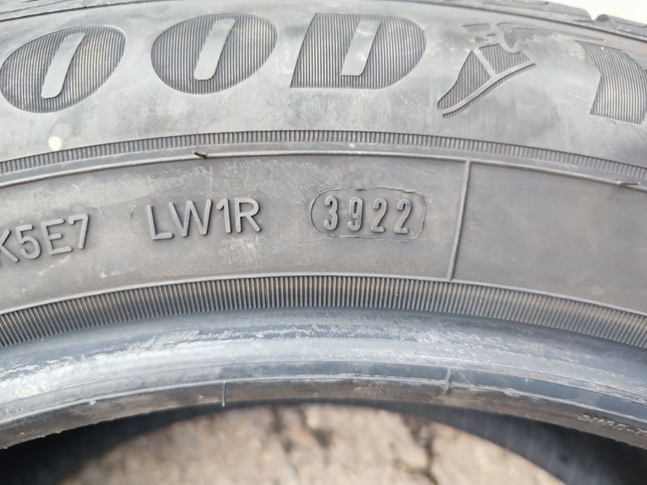 235/55/19" 4бр Good year ultra grip performance +suv dot3922,7mm