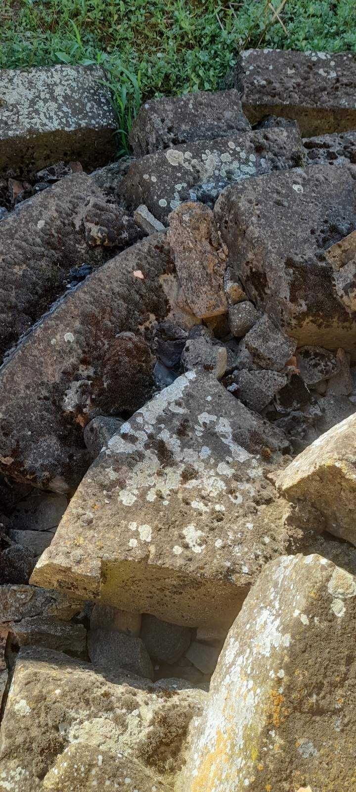 Дялан камък от стъпала