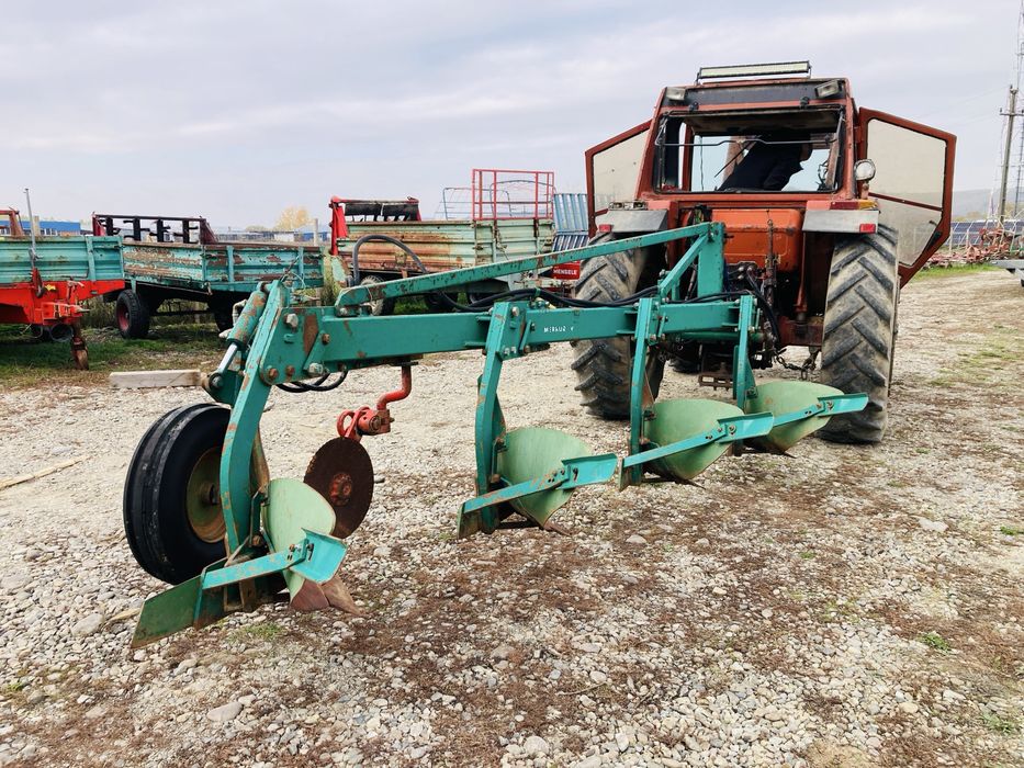 Plug cu 4 capuri, brazdare, cormane, trupite Regent cu roata