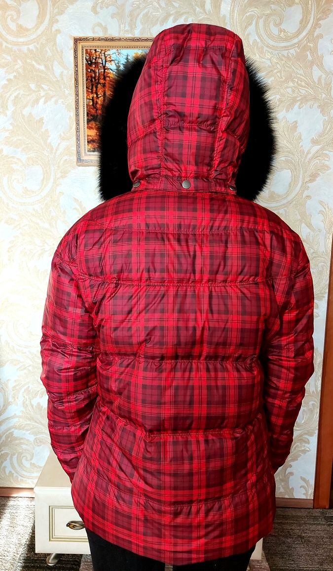 Фирменная зимняя куртка , пуховик Columbia. 46-48 размер.