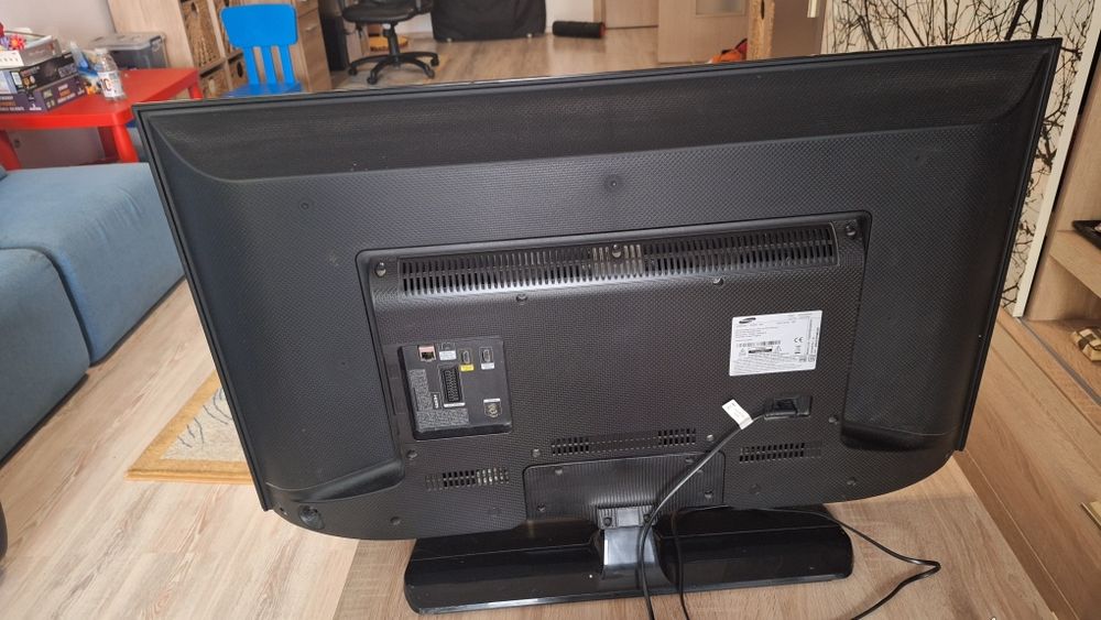 Vand televizor Samsung 40 inch (102 cm), model UE40H6203A