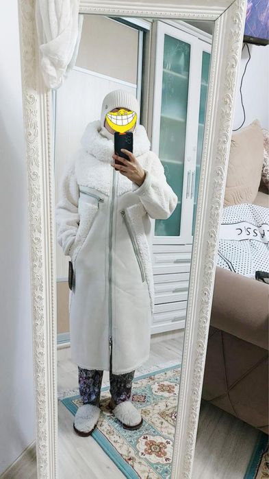 Дубленка белого цвета  моднячая 46-48 размер подойдеп