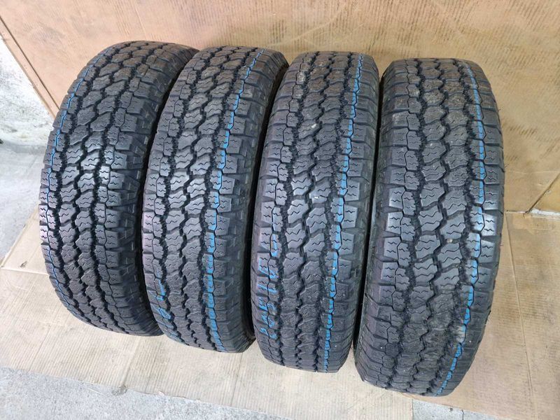 4 Goodyear R16C 205
летни бусови гуми DOT2921