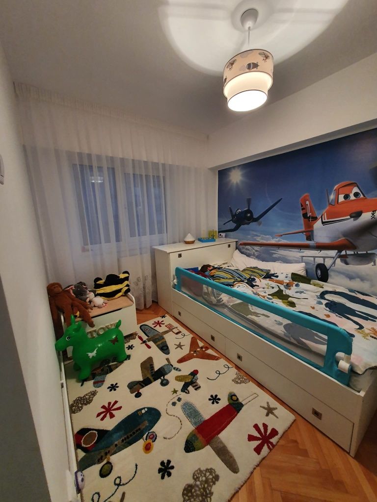 Apartament 3 camere de vânzare