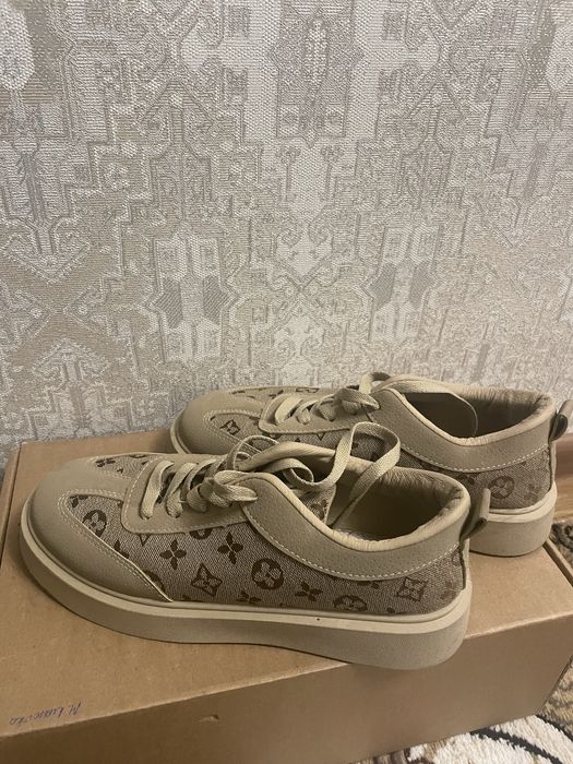 Krosovka 1/2 marta kiyilgan yengide